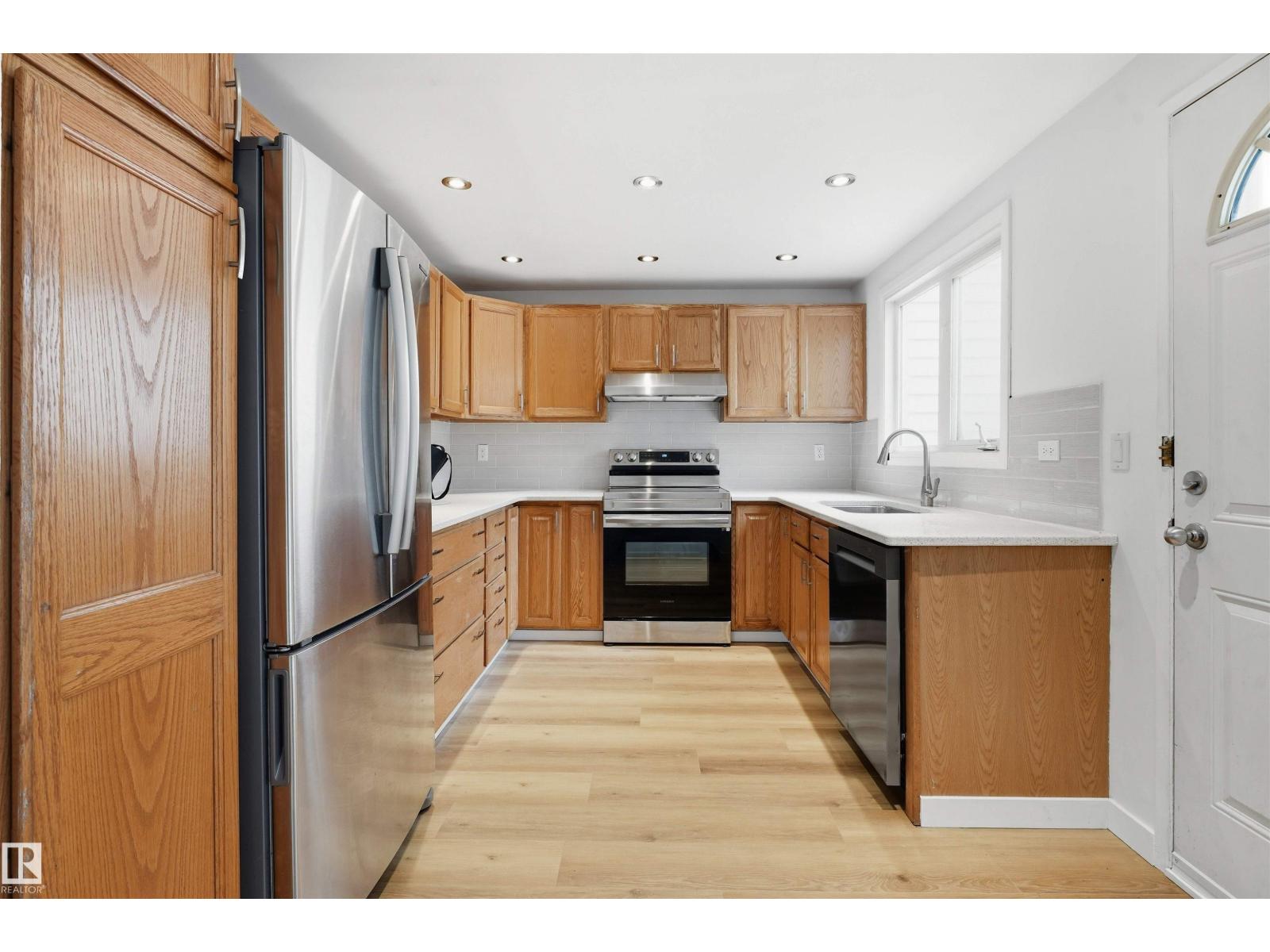 6804 36a Av Nw Property Photo 16