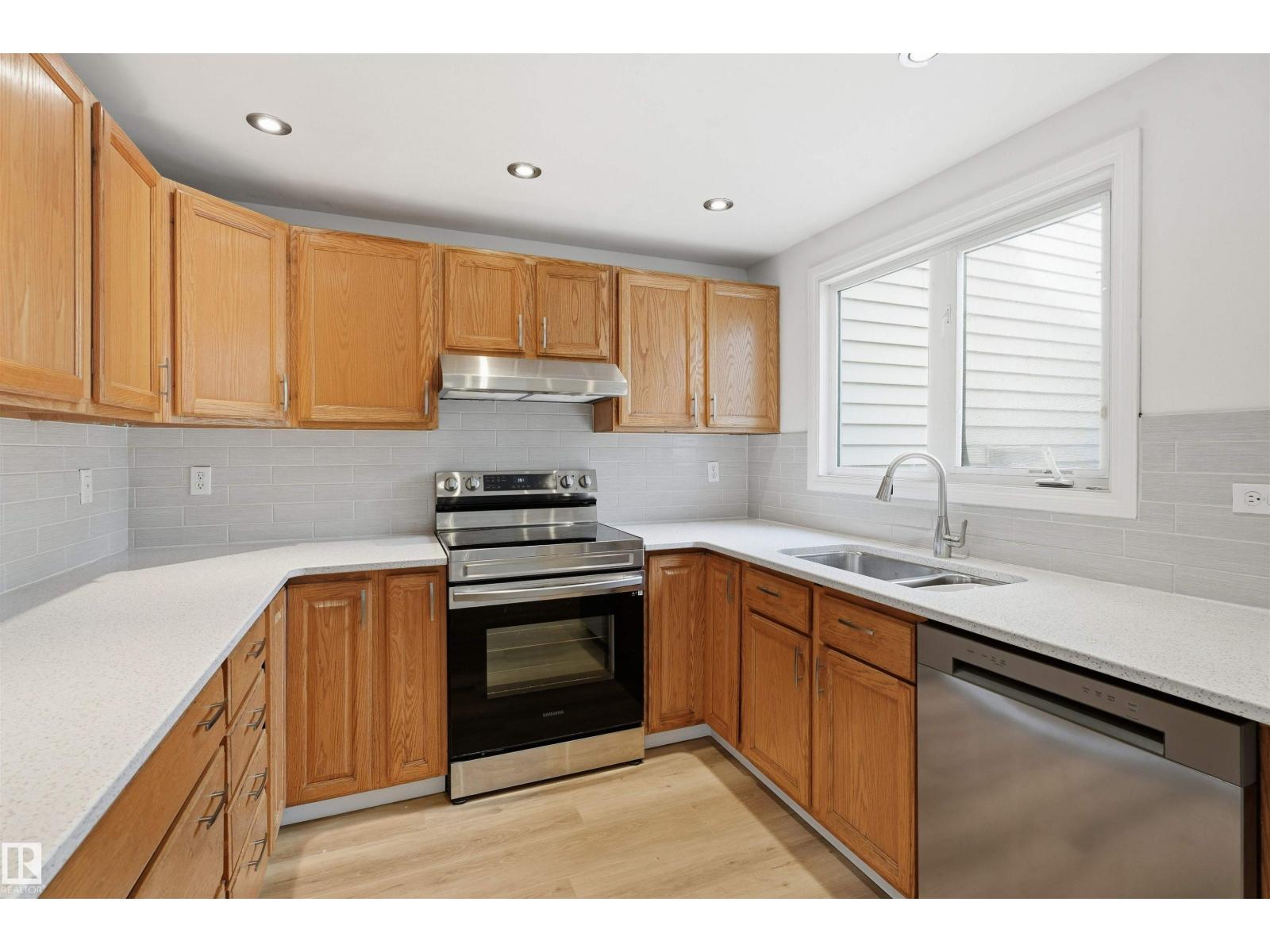 6804 36a Av Nw Property Photo 19