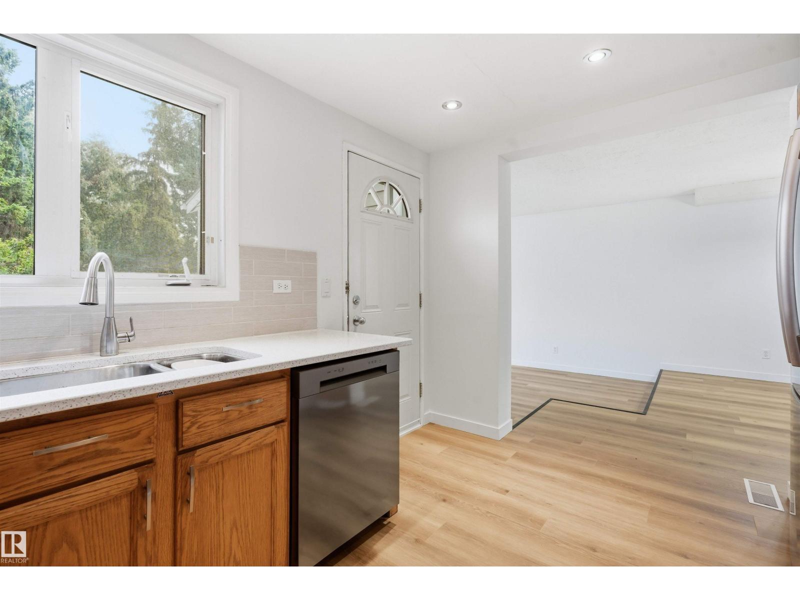 6804 36a Av Nw Property Photo 20