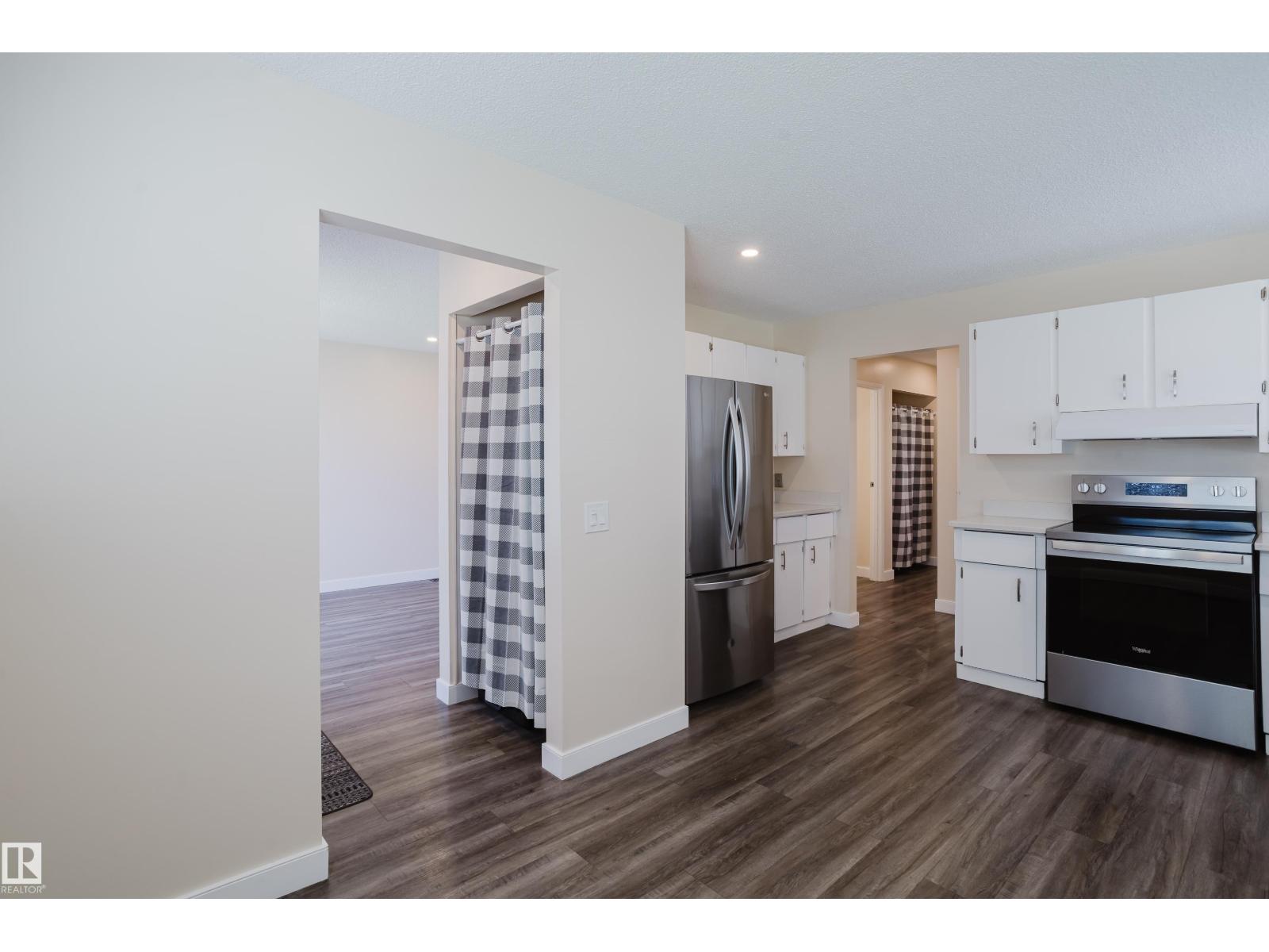 36 Harrow Circle Ci Nw Property Photo 6