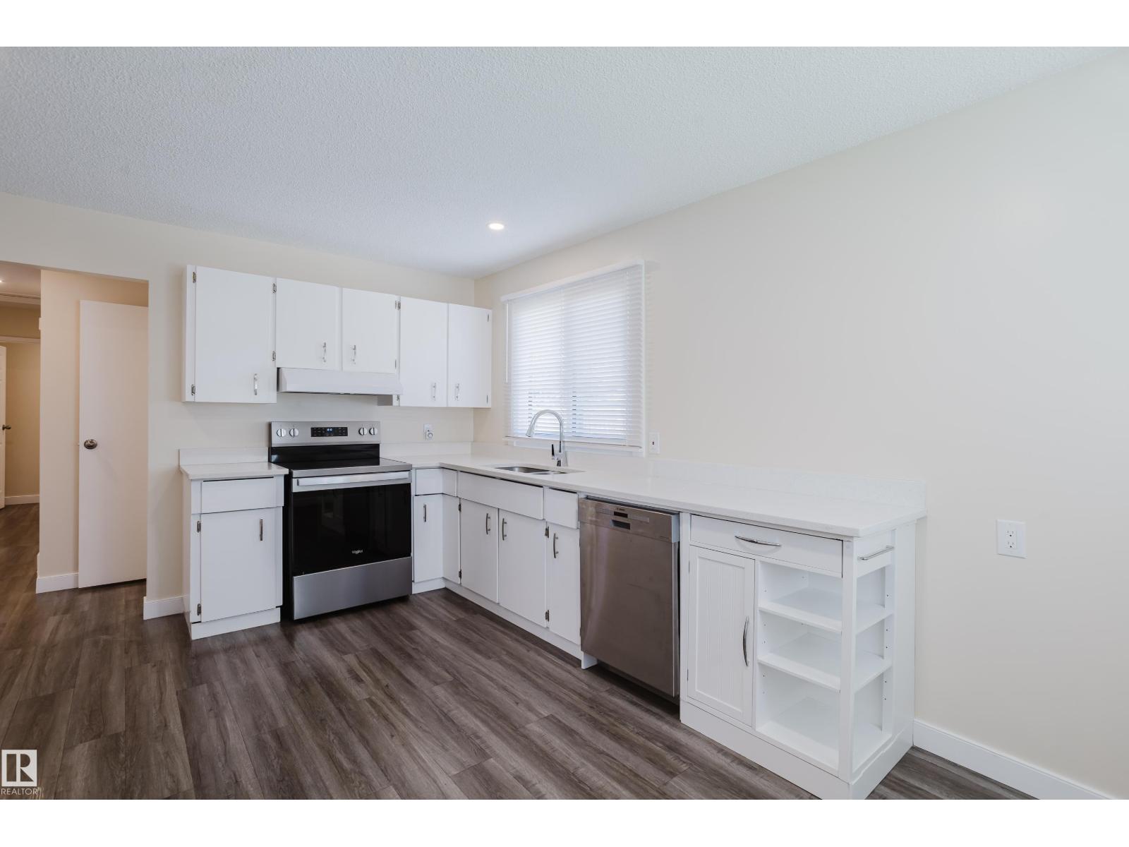 36 Harrow Circle Ci Nw Property Photo 7