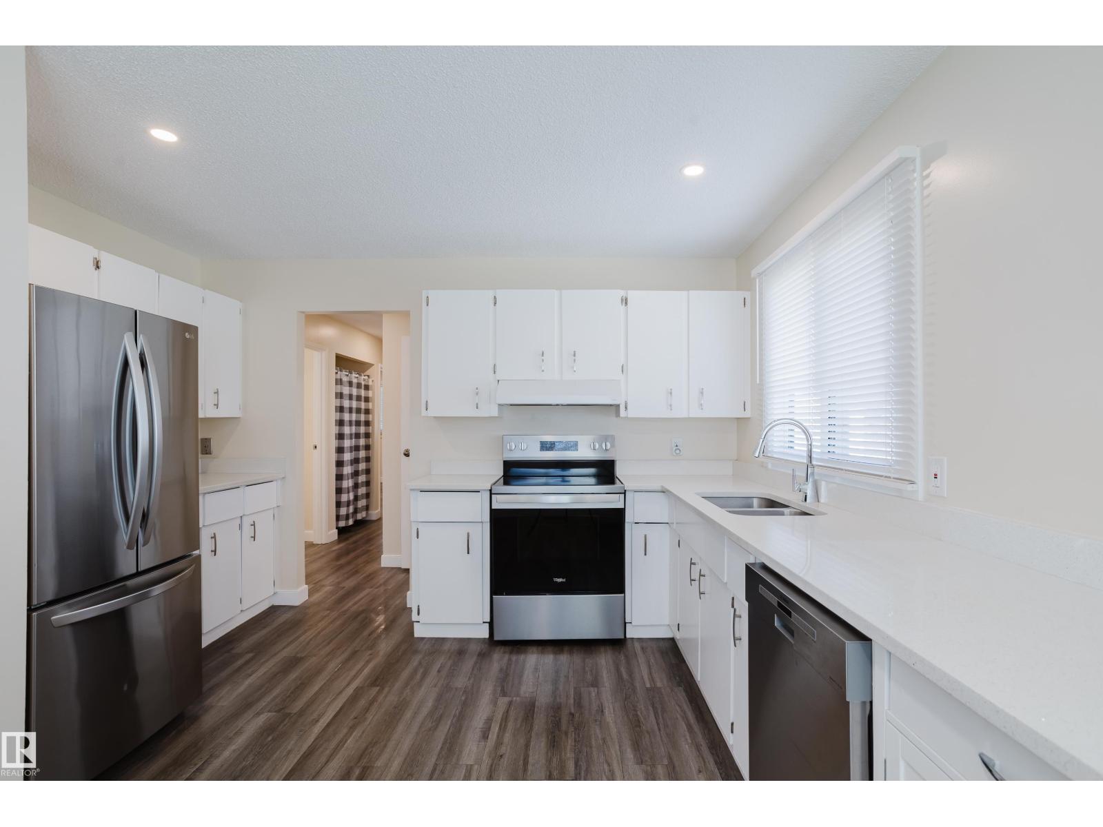 36 Harrow Circle Ci Nw Property Photo 8