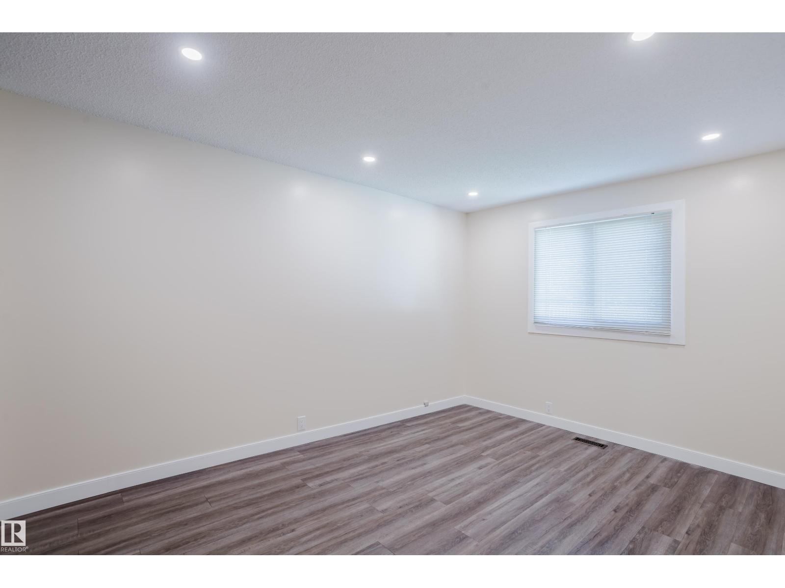 36 Harrow Circle Ci Nw Property Photo 13