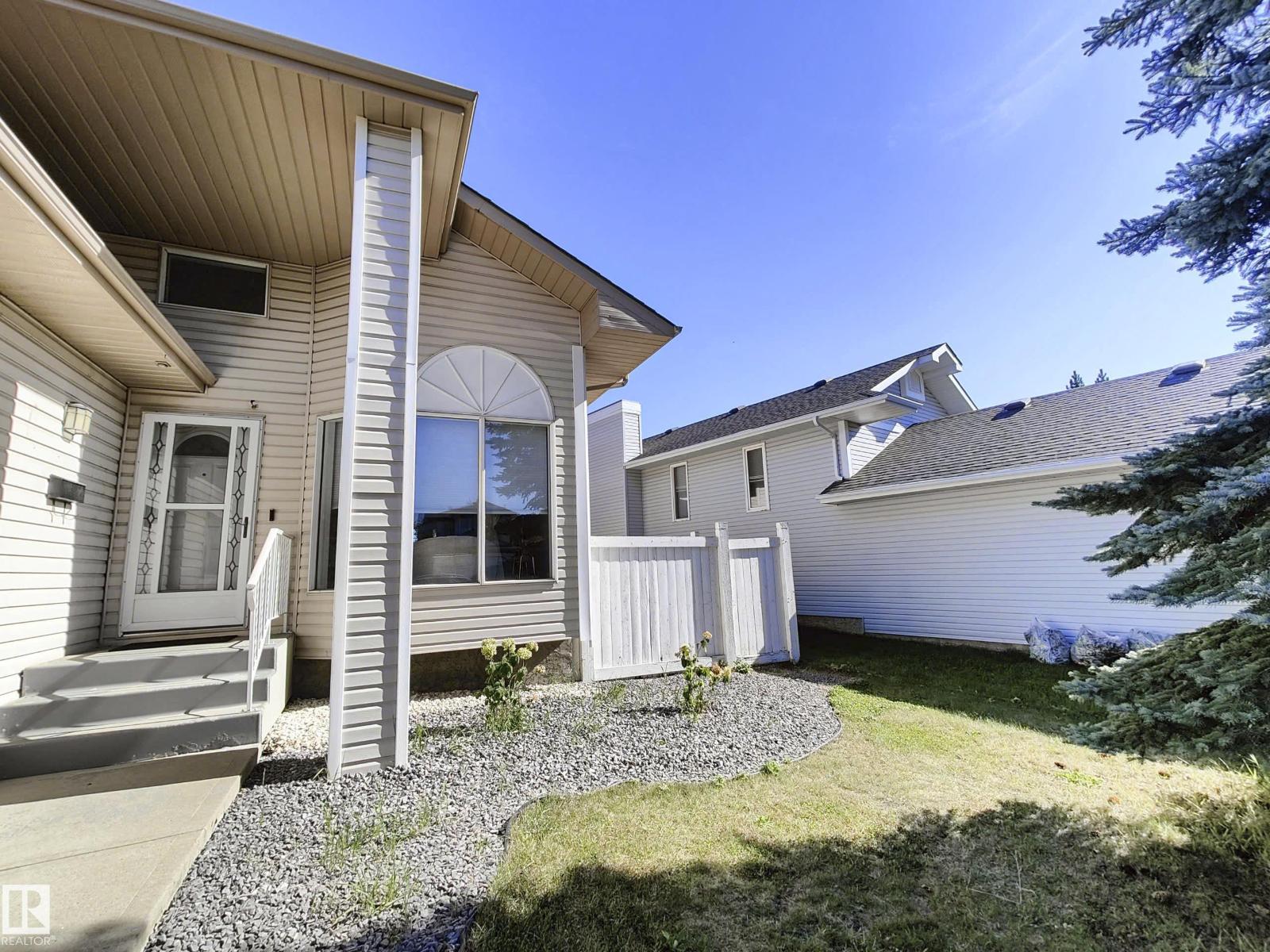 215 Peter Cl Nw Property Photo 3