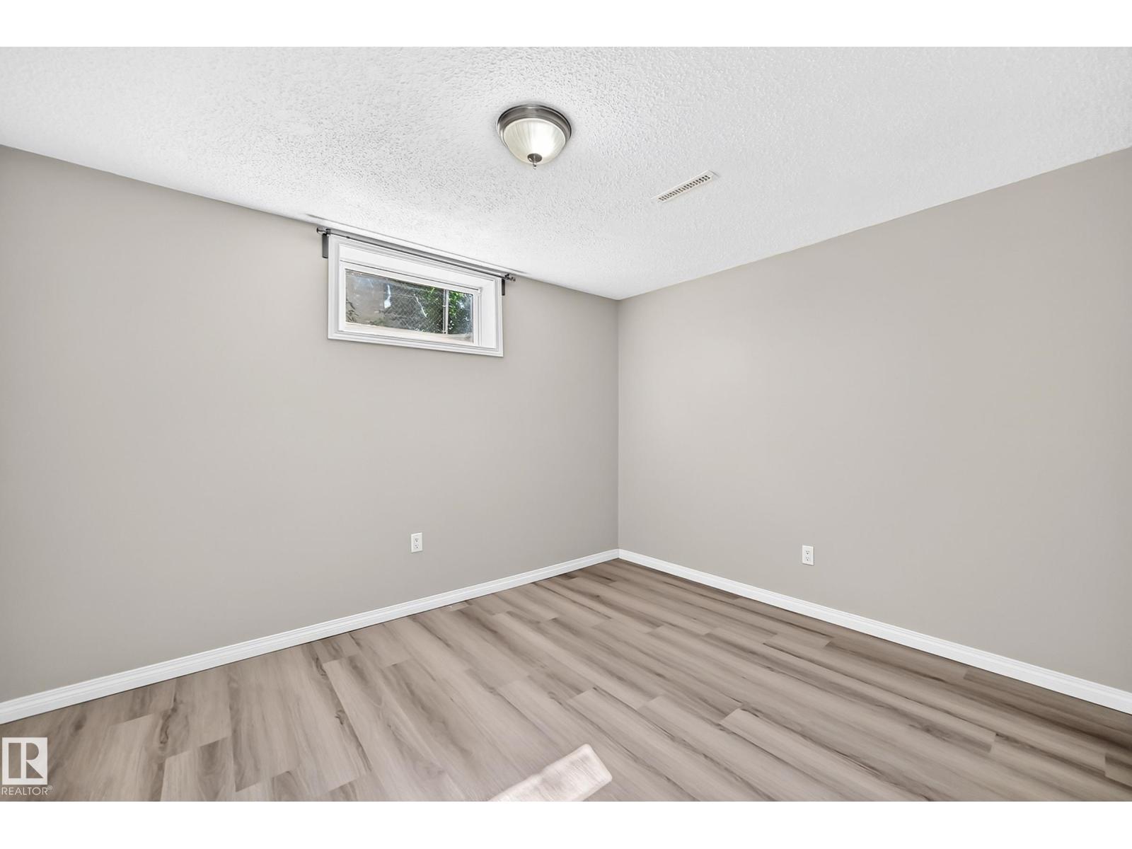 3 Grantham Pl Property Photo 39