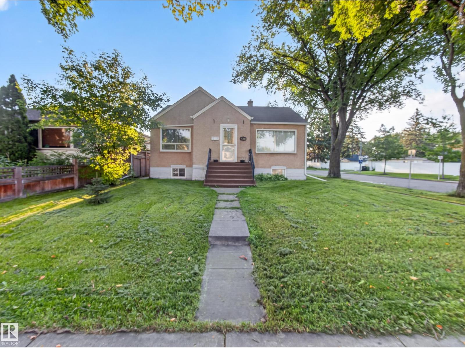 12403 92 ST NW