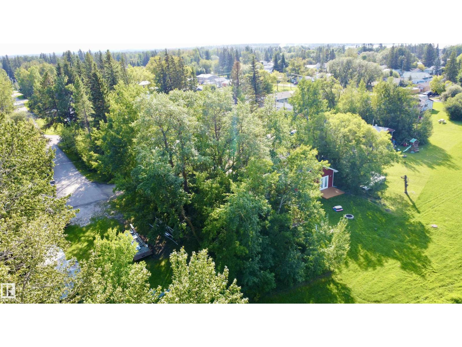 4704 50a St Property Photo 3