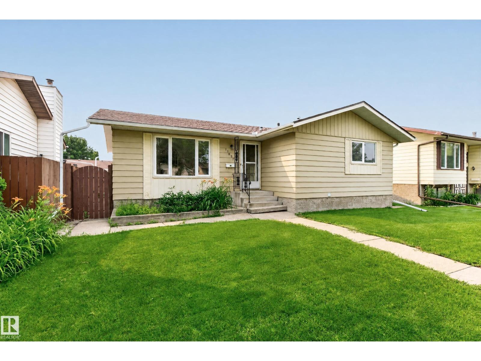 11607 139 Av Nw Property Photo 1