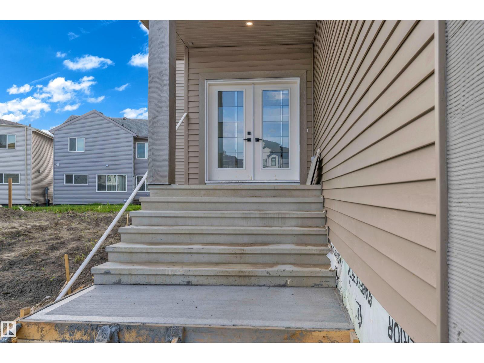 2824 194 St Nw Property Photo 4