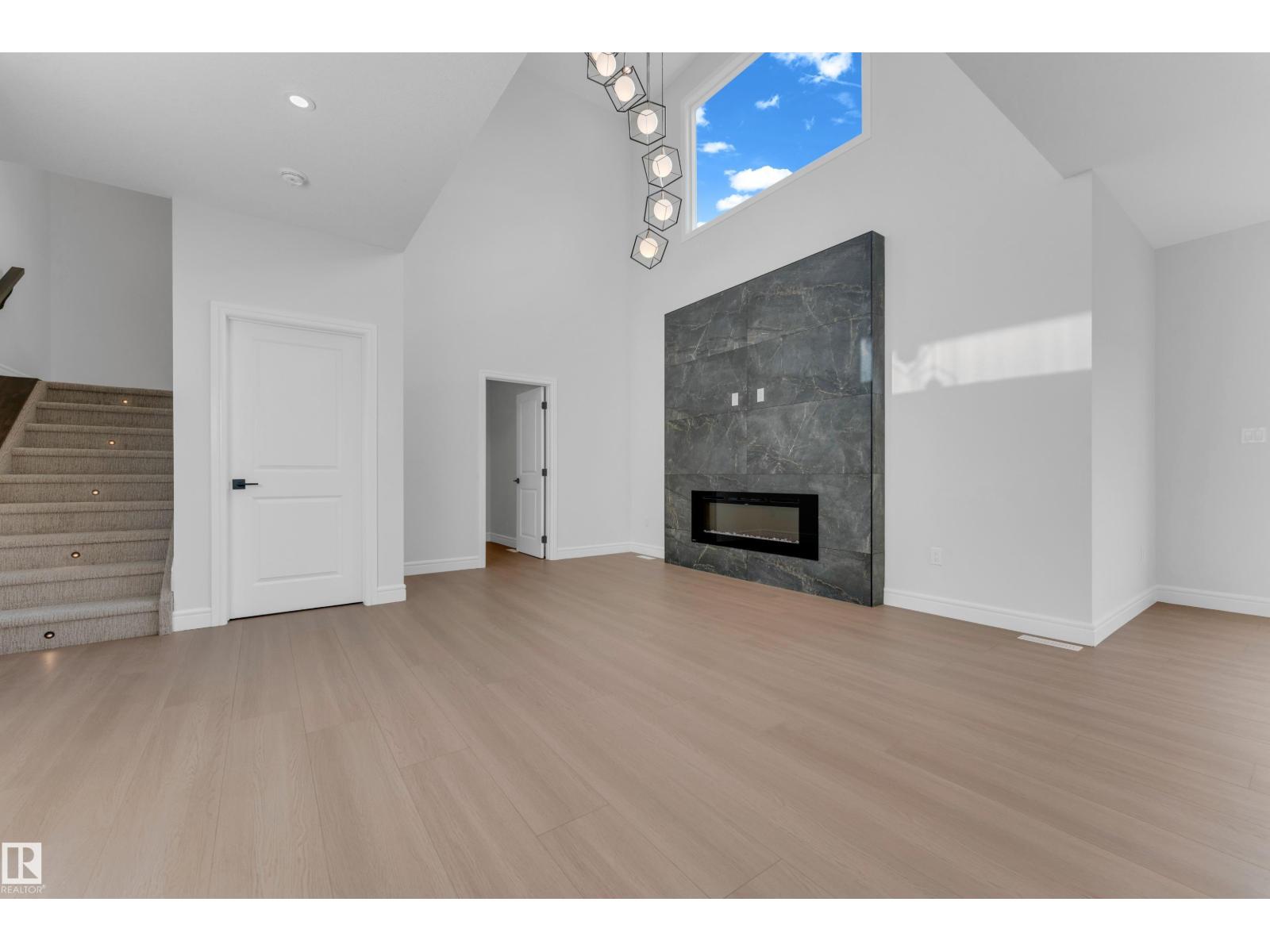 2824 194 St Nw Property Photo 12