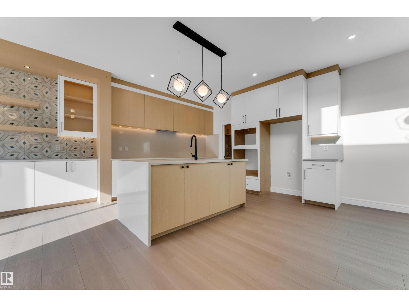 2824 194 St Nw Property Photo 14