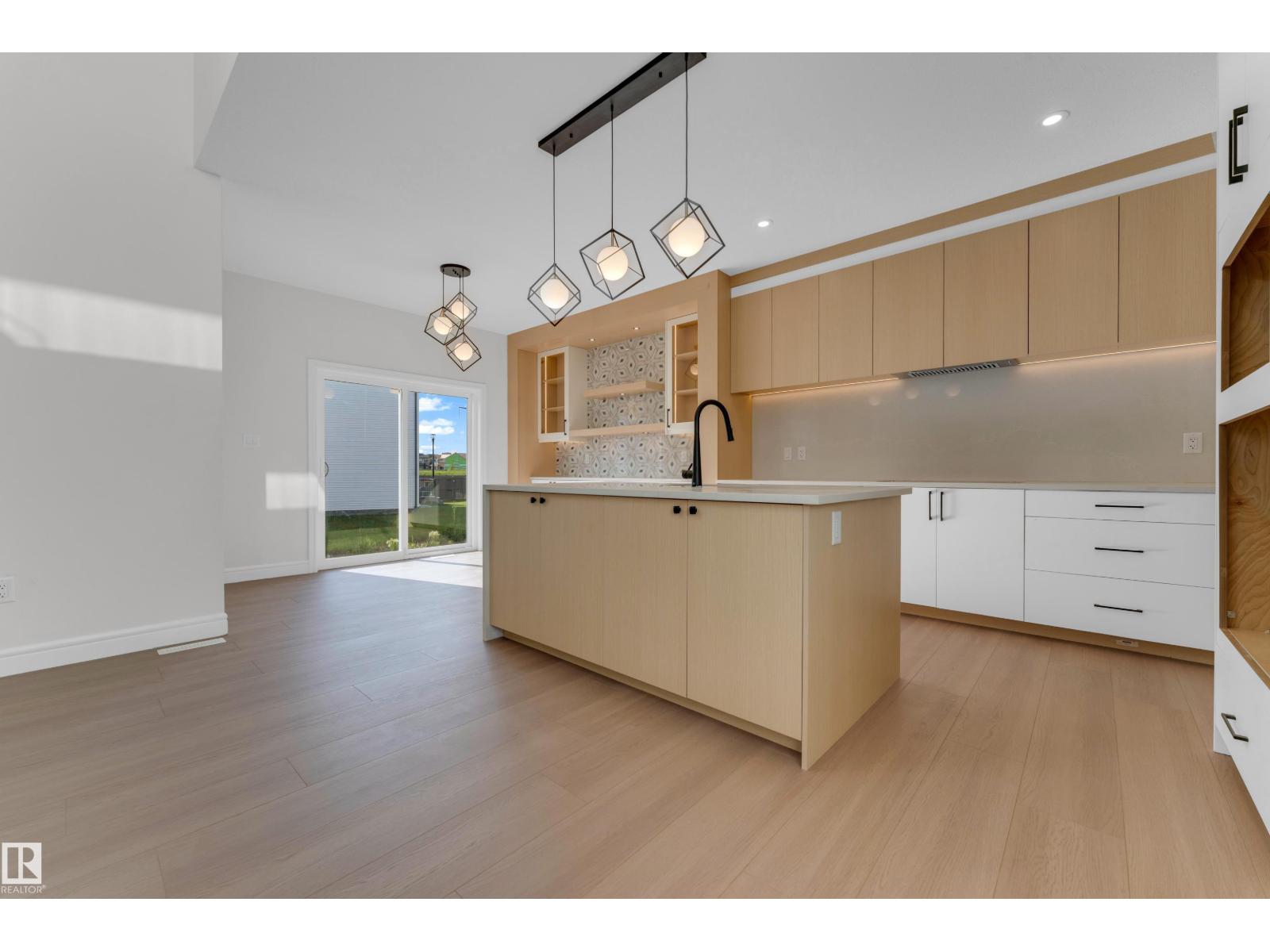 2824 194 St Nw Property Photo 15