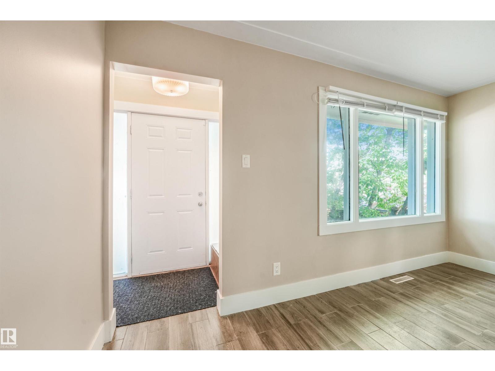 9347 105 Av Nw Nw Property Photo 12