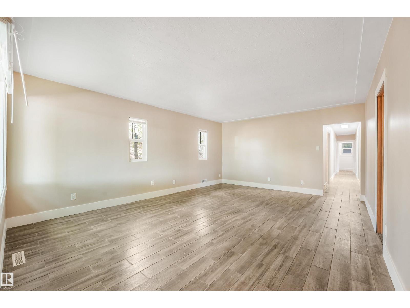 9347 105 Av Nw Nw Property Photo 13