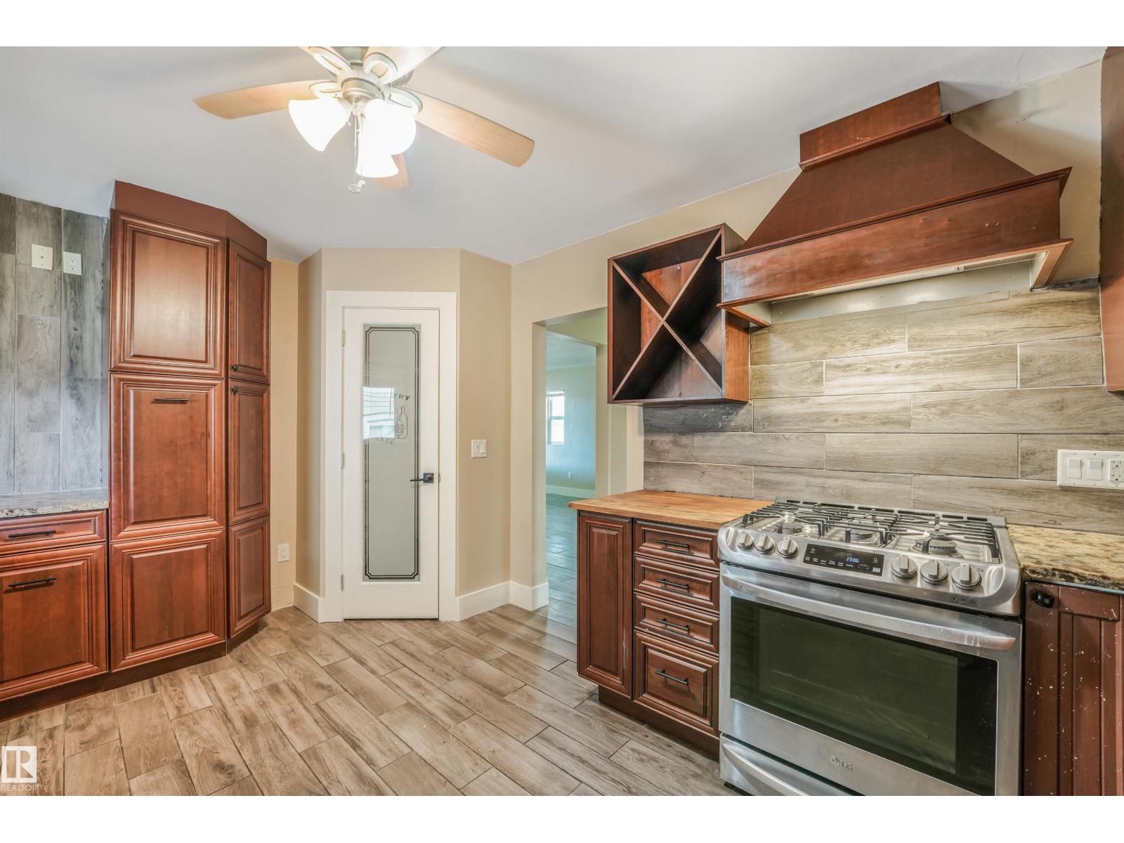 9347 105 Av Nw Nw Property Photo 18