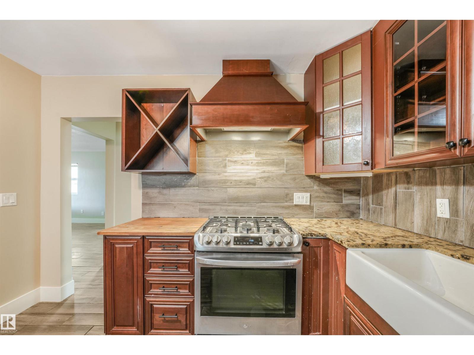 9347 105 Av Nw Nw Property Photo 19
