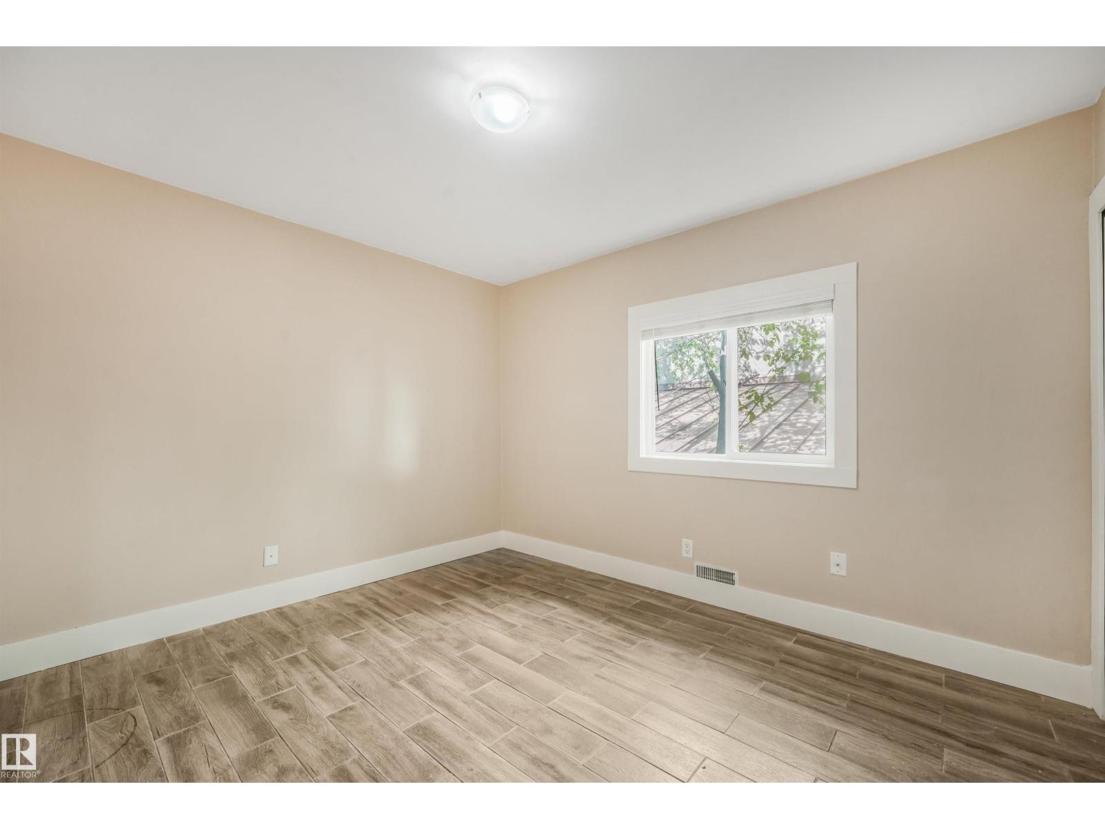 9347 105 Av Nw Nw Property Photo 23