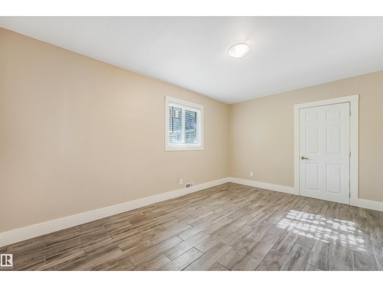 9347 105 Av Nw Nw Property Photo 26