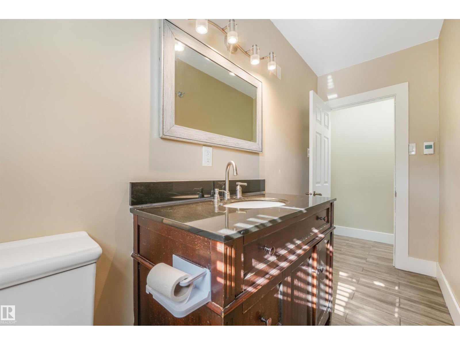9347 105 Av Nw Nw Property Photo 30