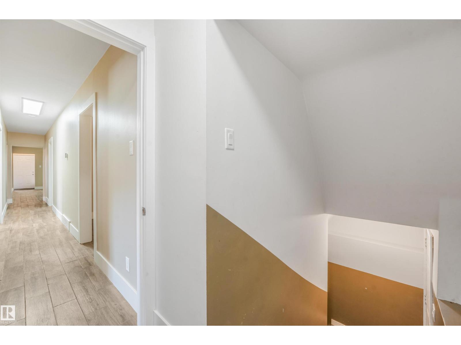 9347 105 Av Nw Nw Property Photo 32