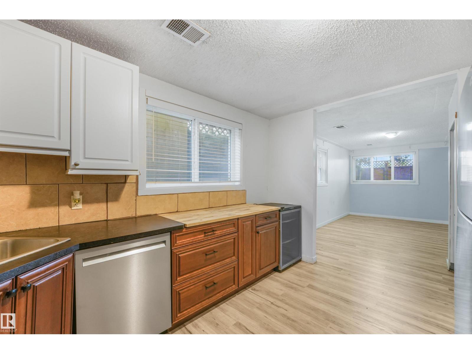 9347 105 Av Nw Nw Property Photo 39