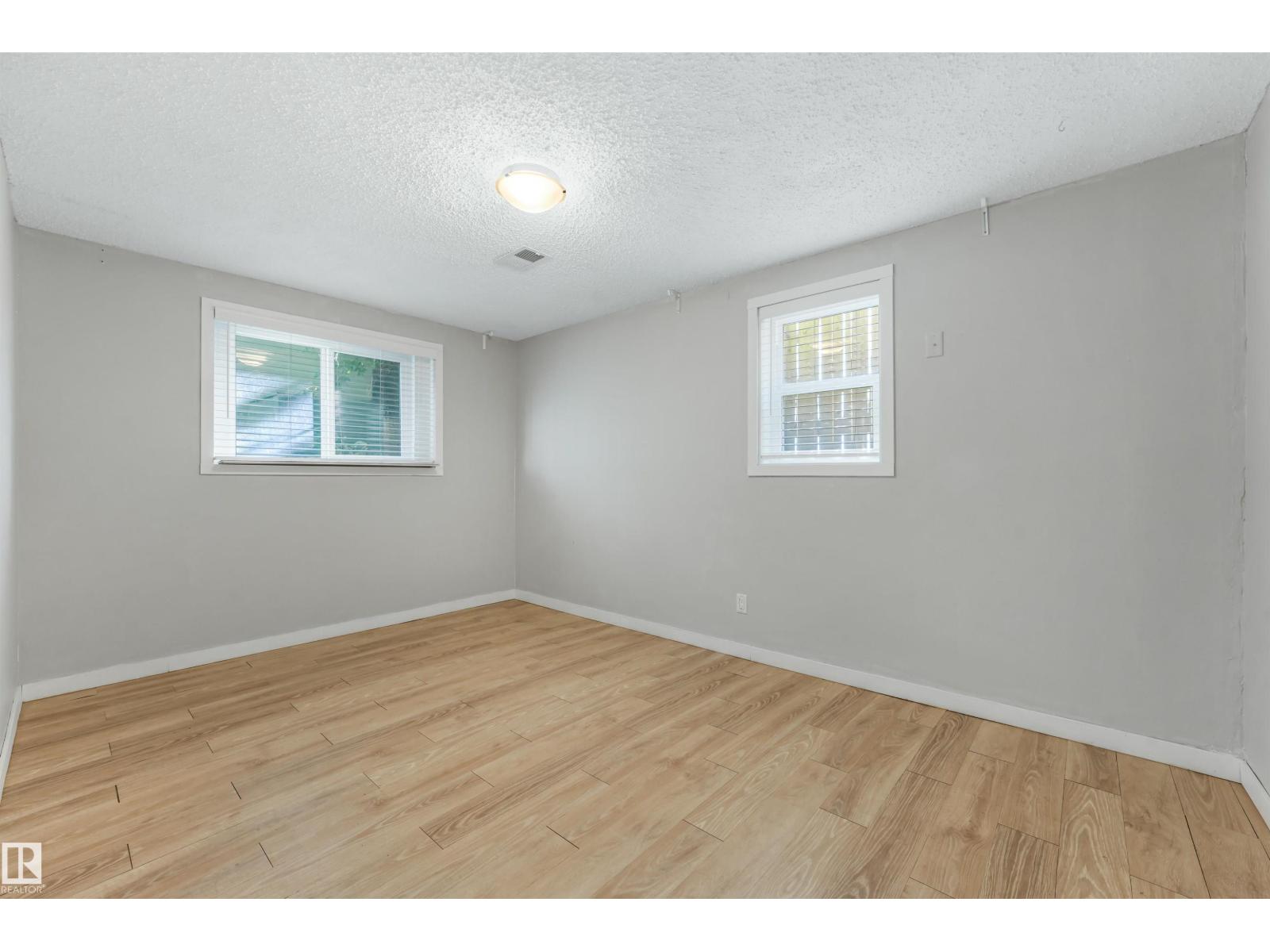 9347 105 Av Nw Nw Property Photo 41