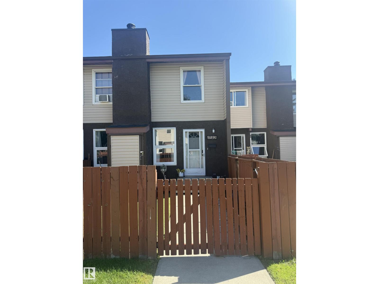 17123 109 St Nw Property Photo 2