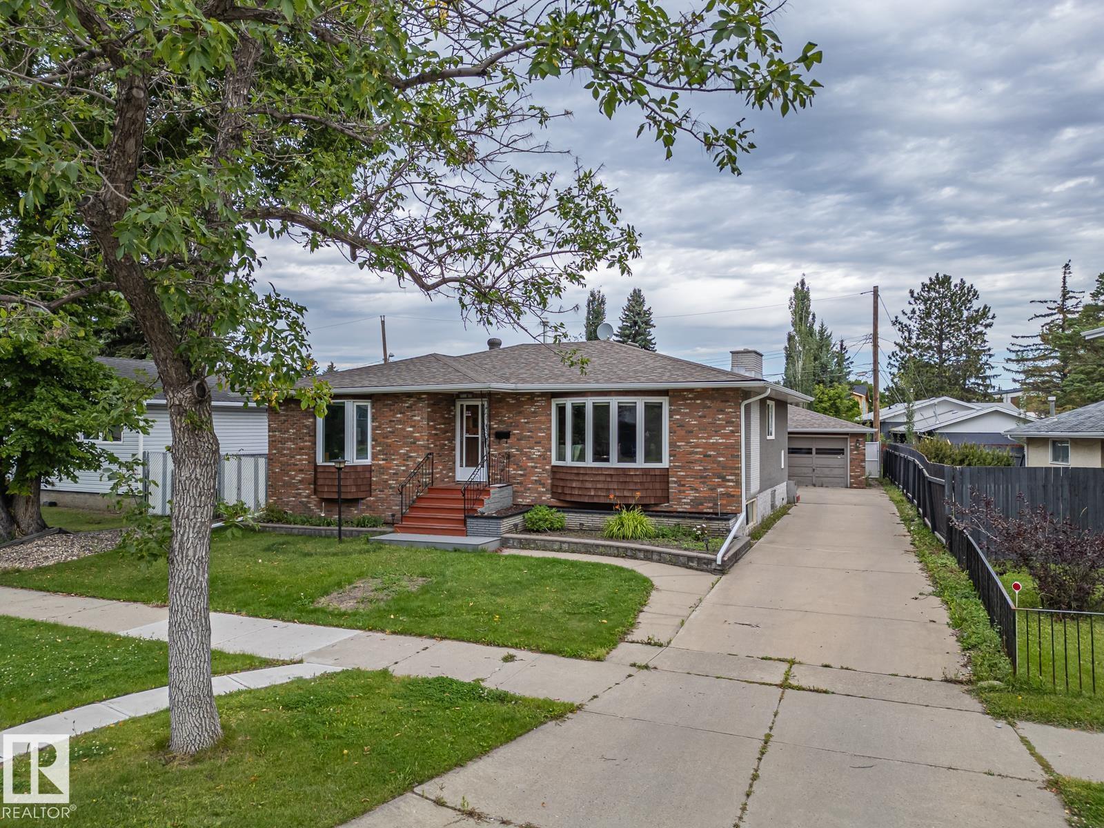 16706 80 Av Nw Property Photo 1