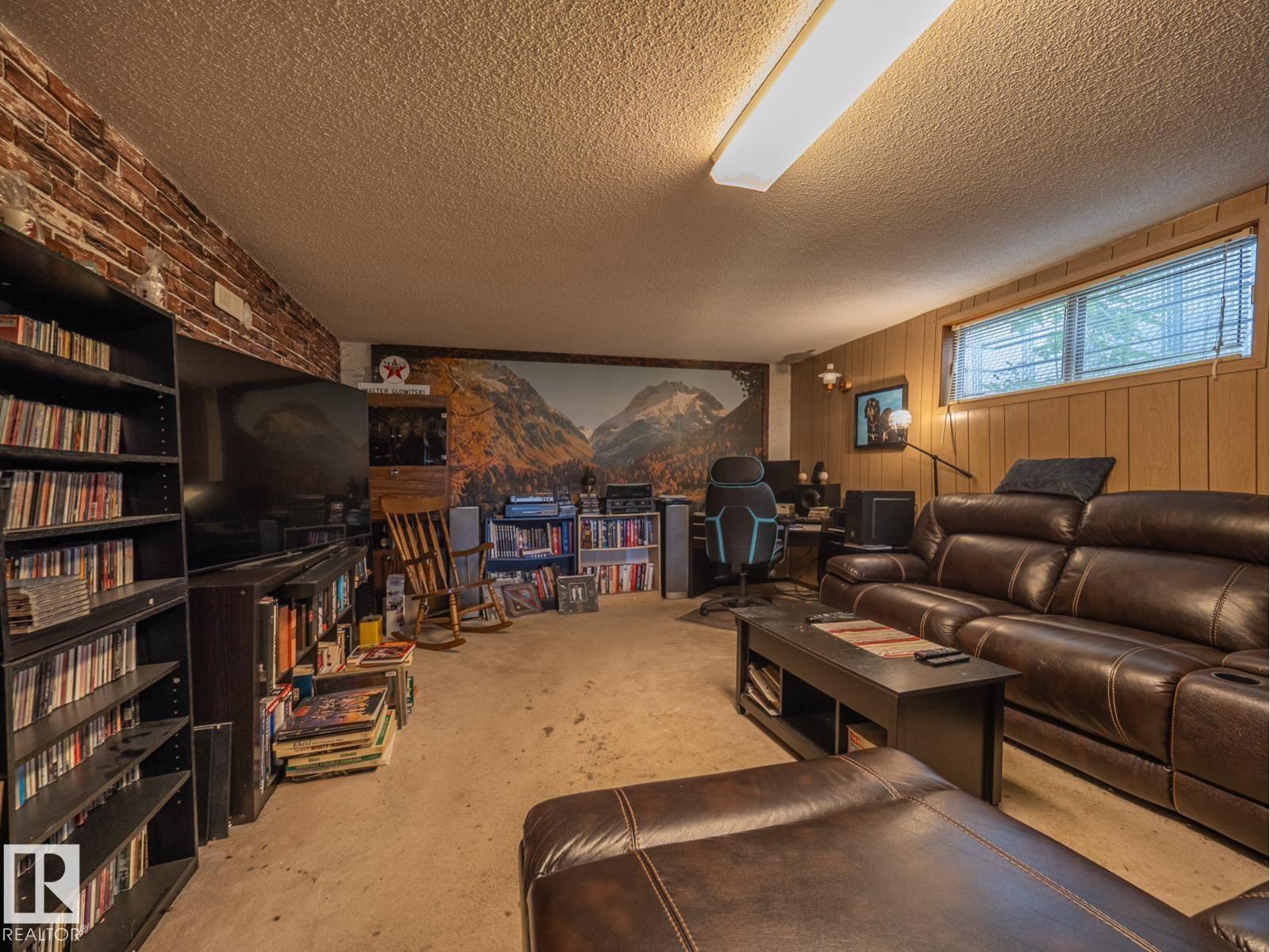 16706 80 Av Nw Property Photo 14