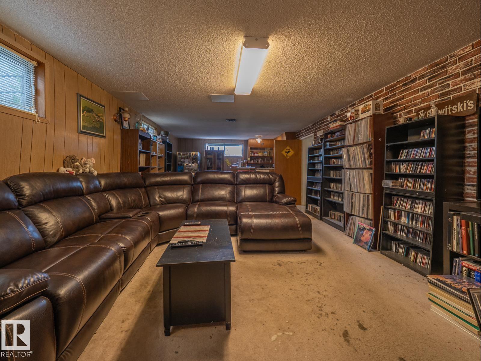 16706 80 Av Nw Property Photo 17