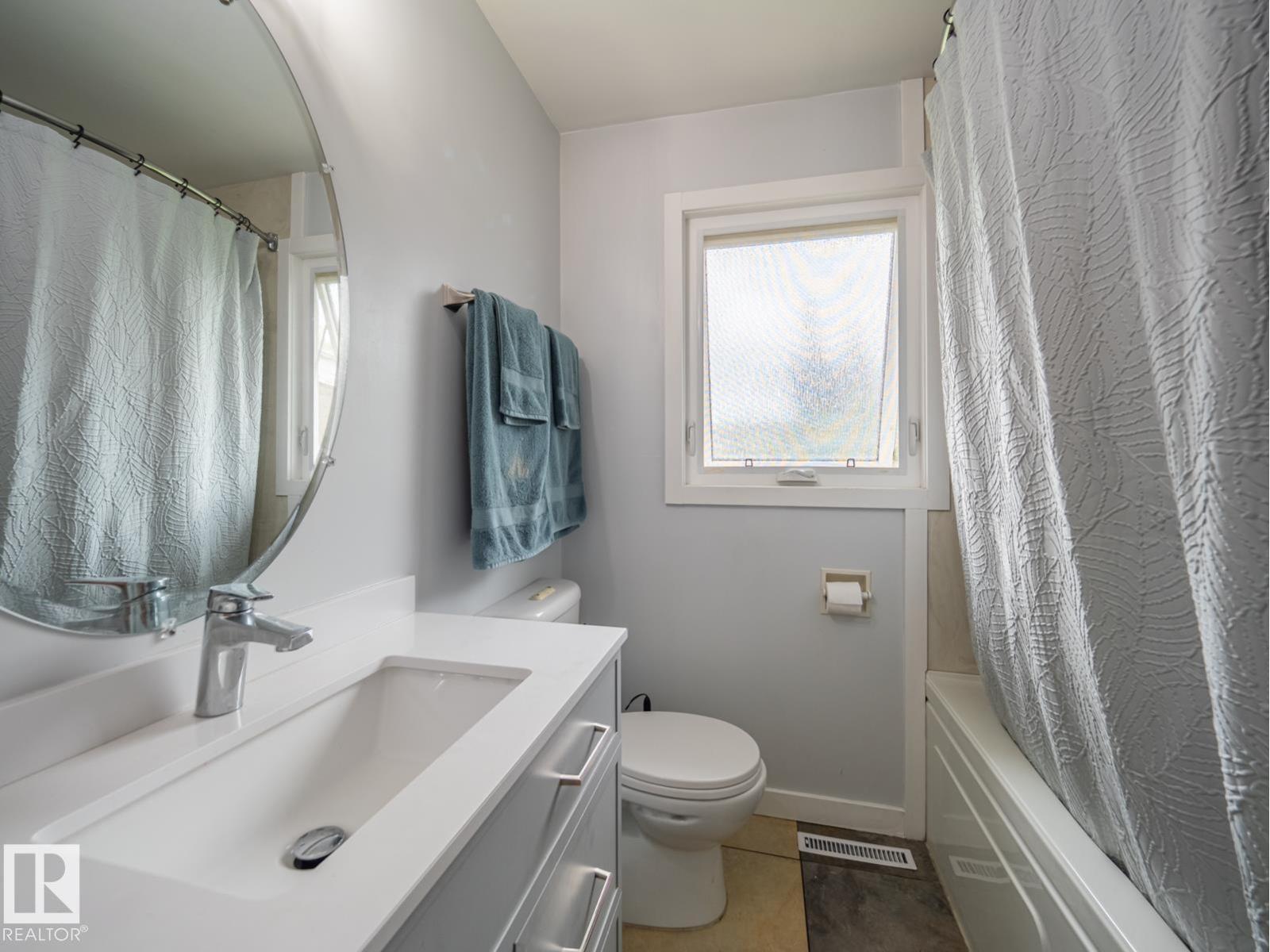 16706 80 Av Nw Property Photo 22