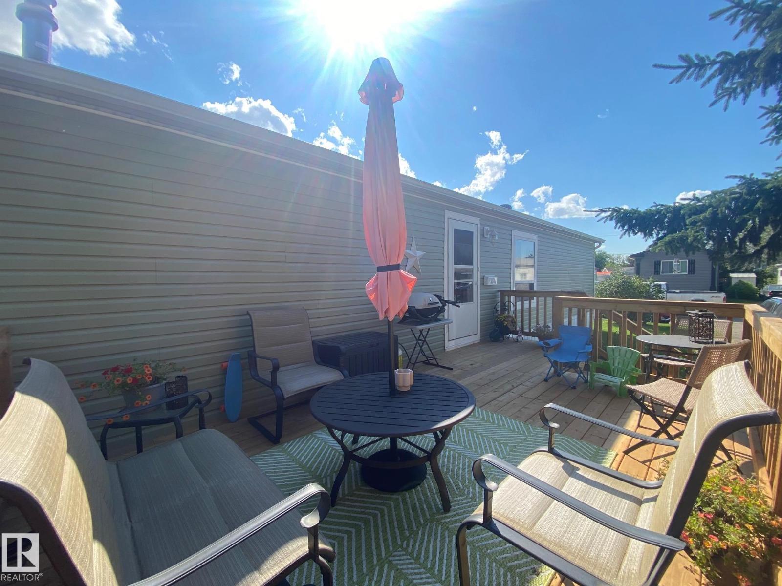 70 4202-45 St Property Photo 9