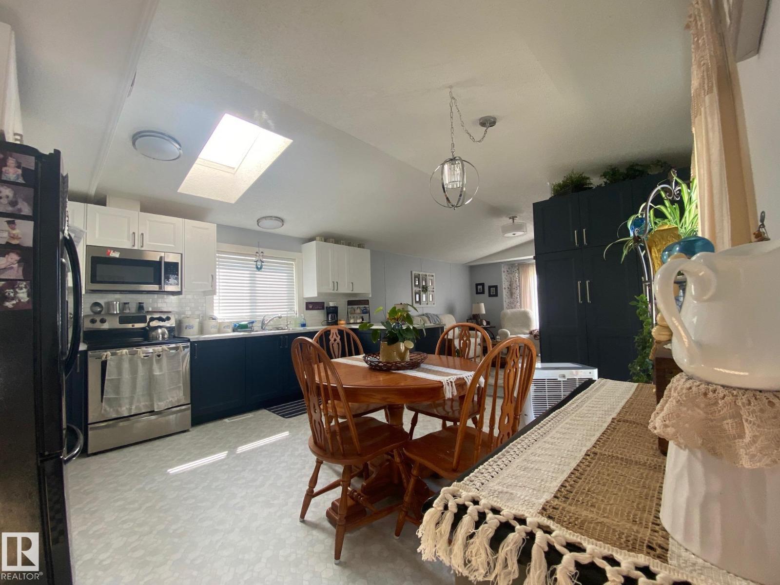 70 4202-45 St Property Photo 14