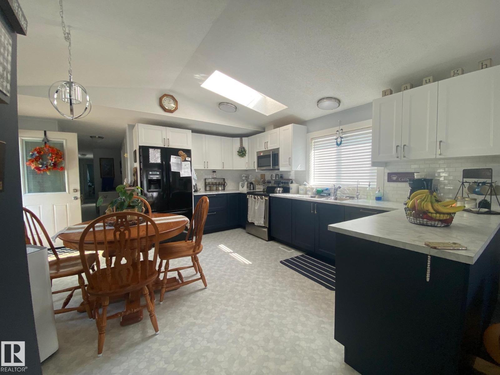 70 4202-45 St Property Photo 15