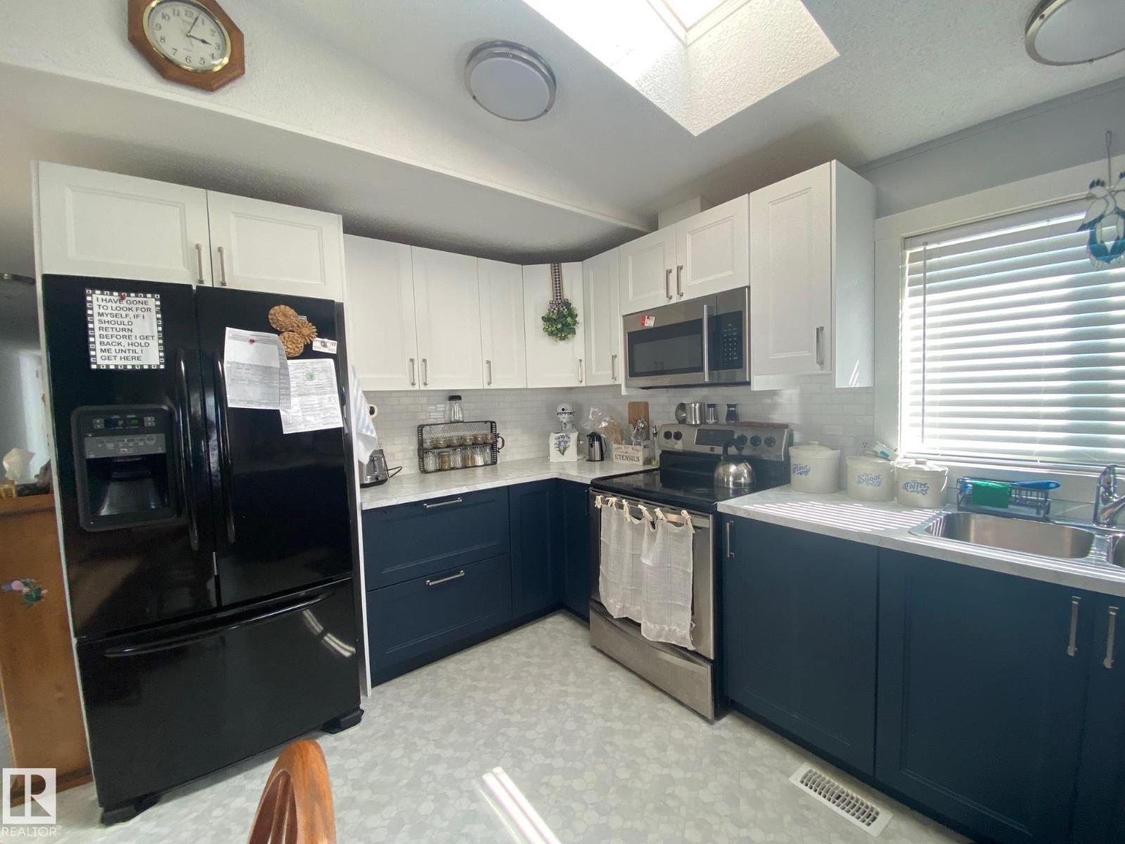 70 4202-45 St Property Photo 17