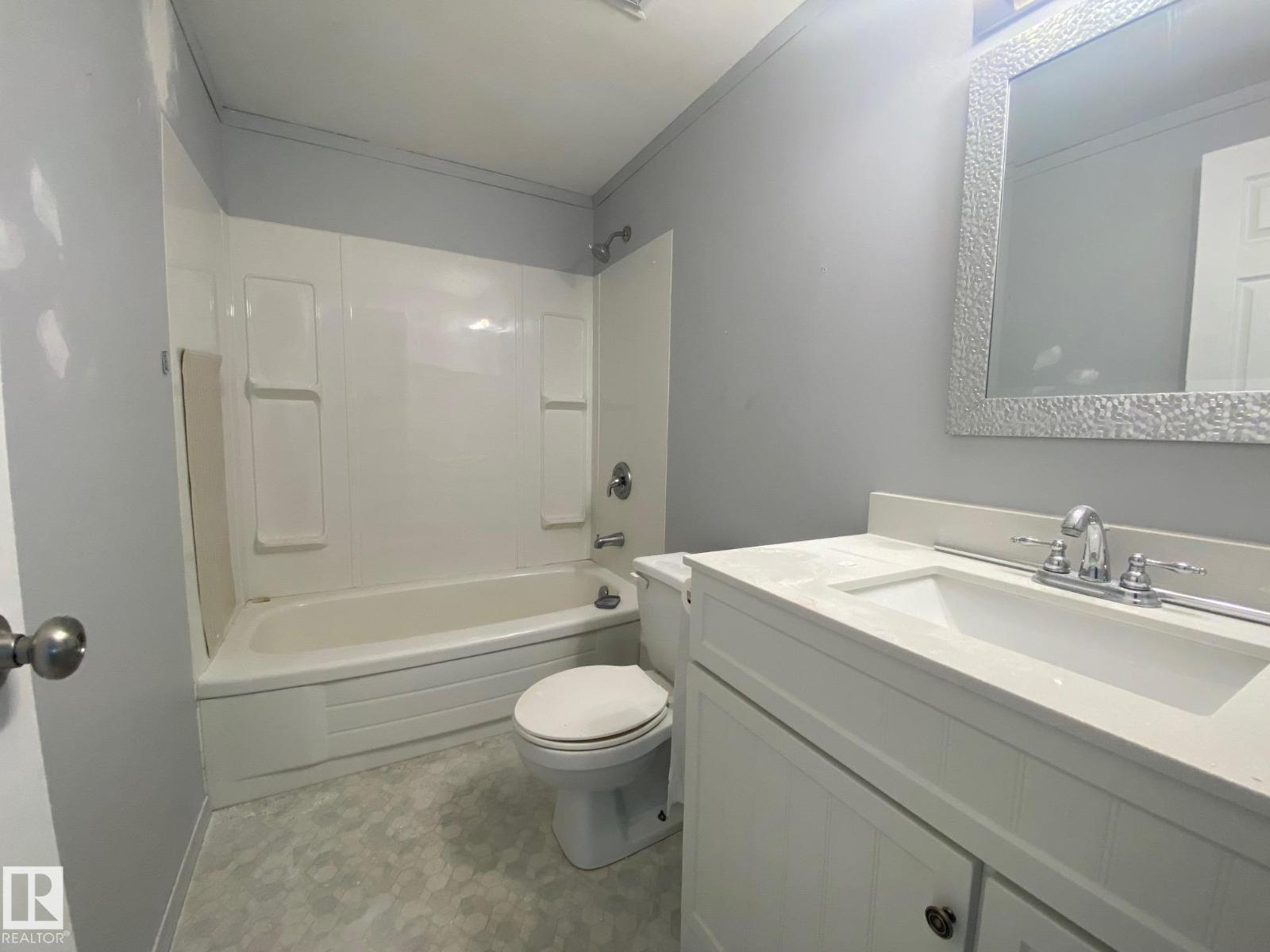 70 4202-45 St Property Photo 22