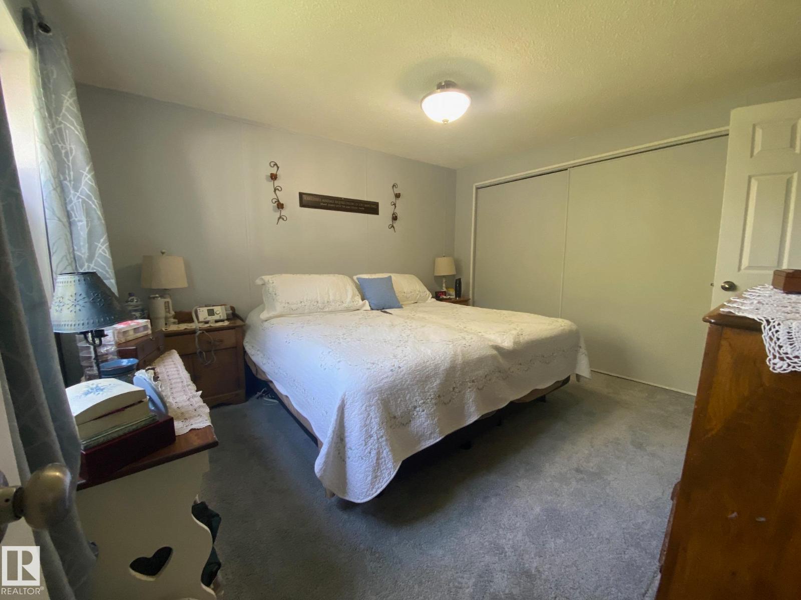 70 4202-45 St Property Photo 27
