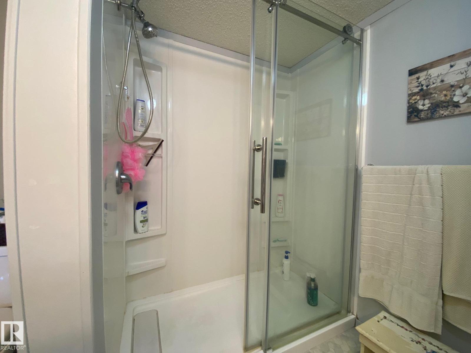 70 4202-45 St Property Photo 31