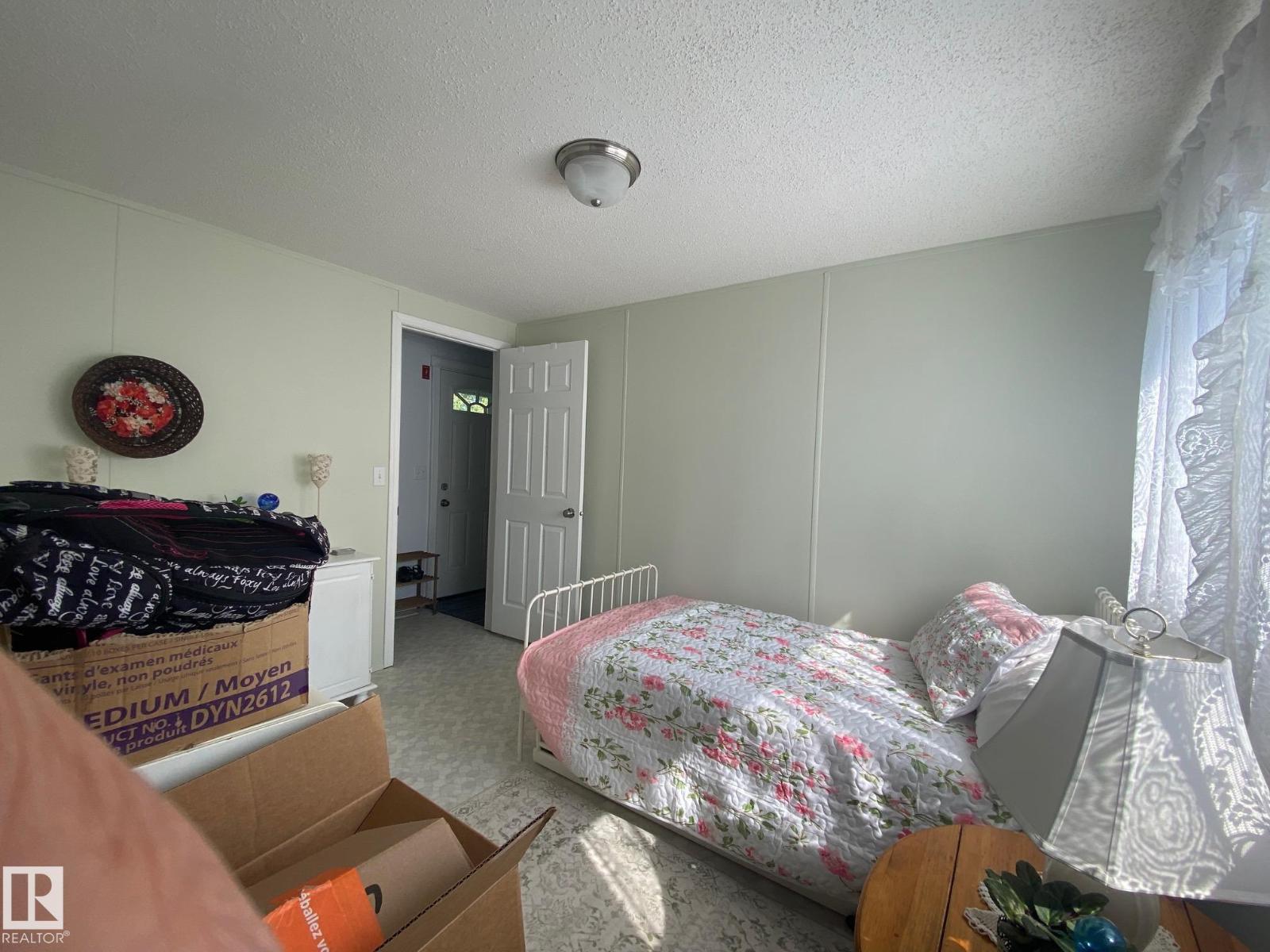 70 4202-45 St Property Photo 34