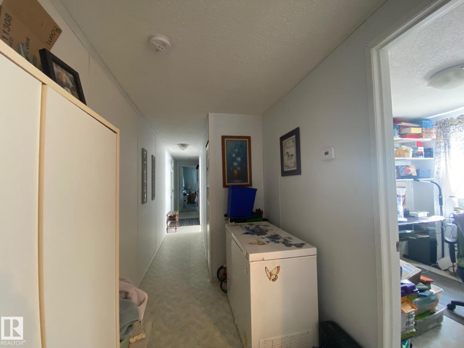 70 4202-45 St Property Photo 36