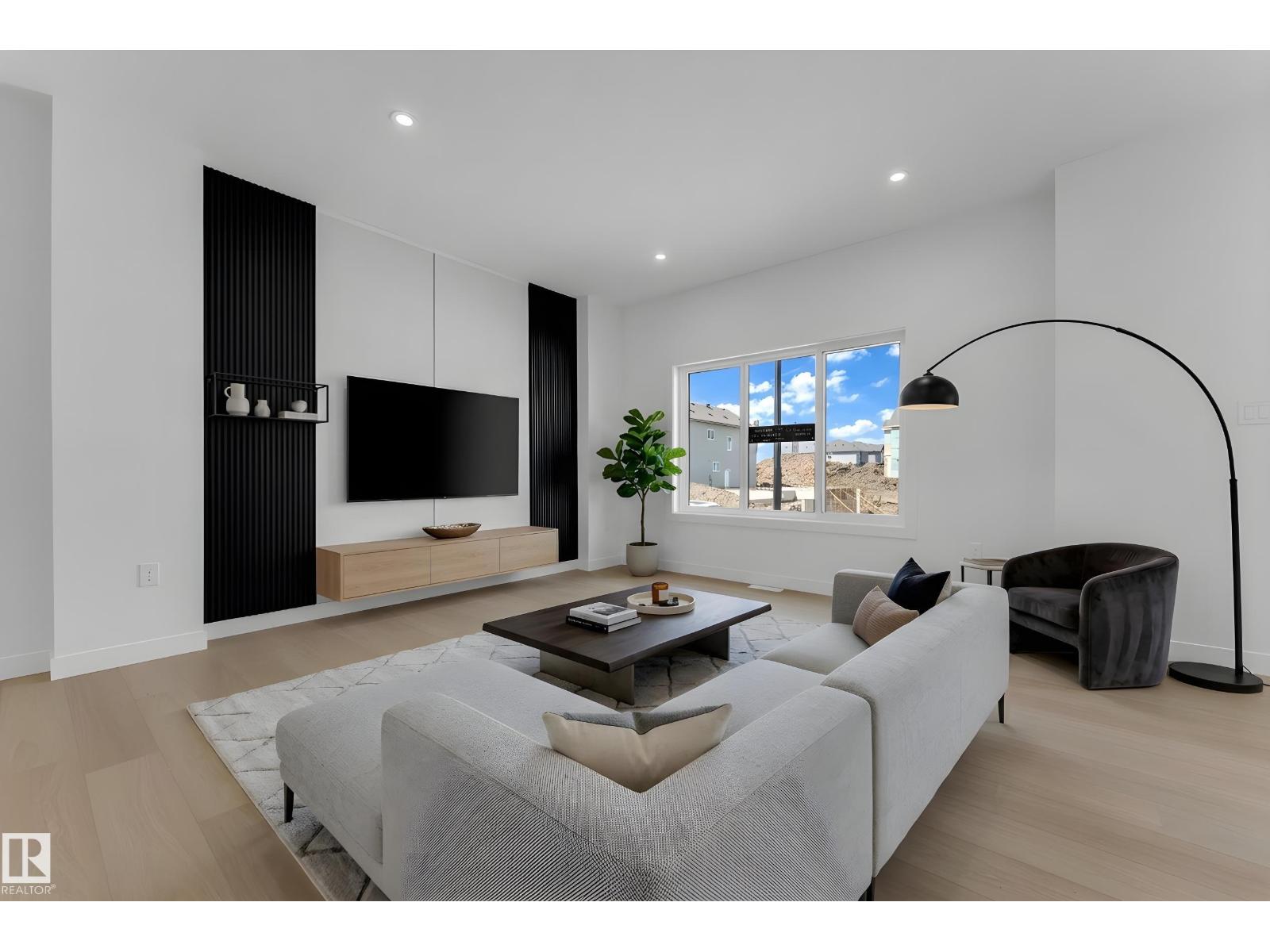 13011 186 Av Nw Property Photo 3