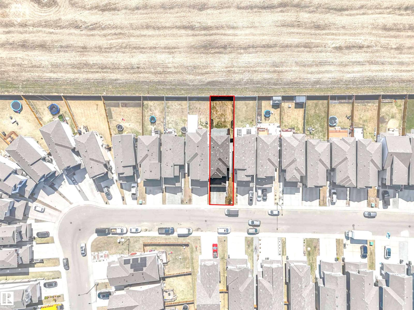 2435 12 Av Nw Property Photo 6