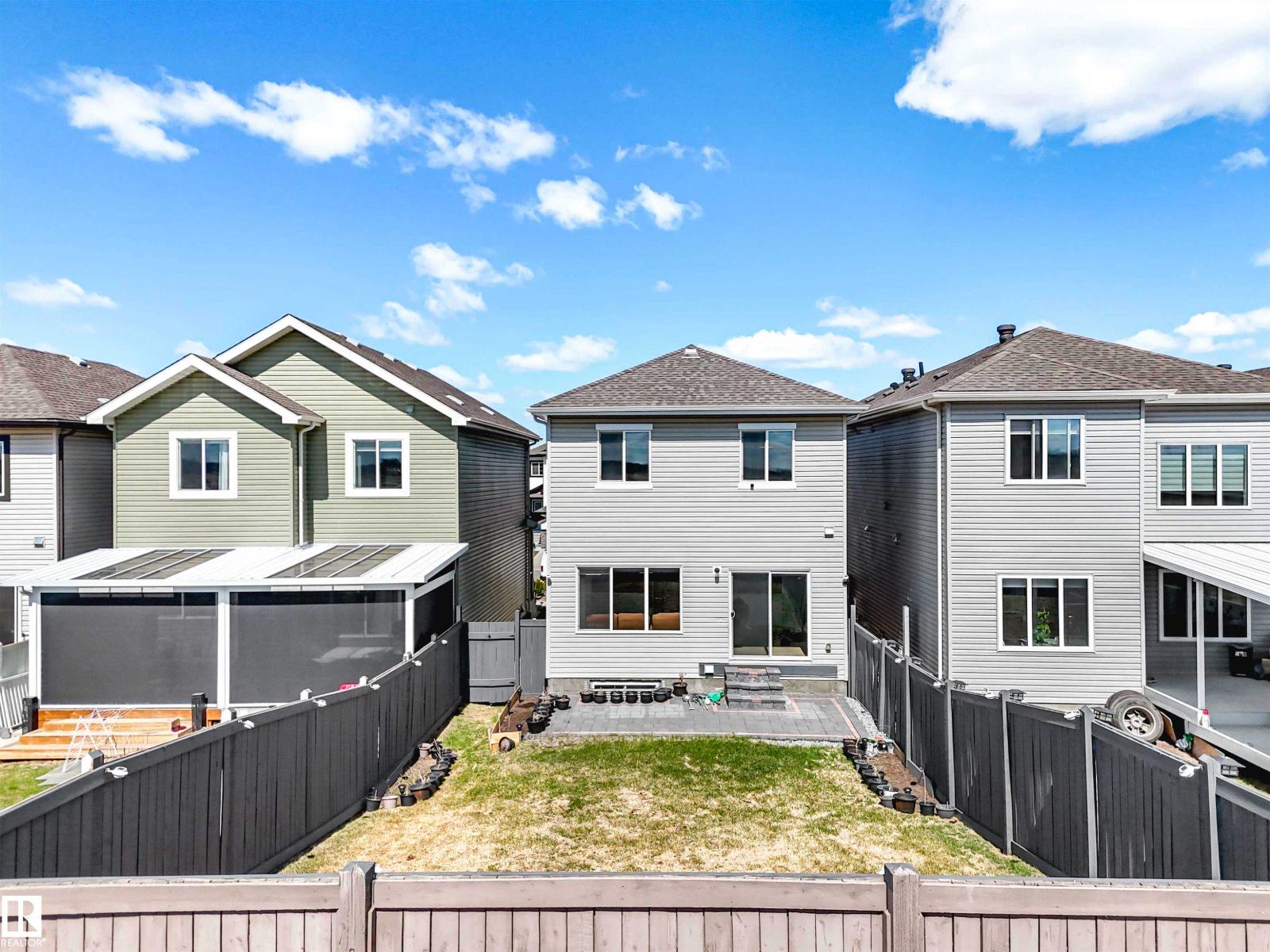 2435 12 Av Nw Property Photo 10