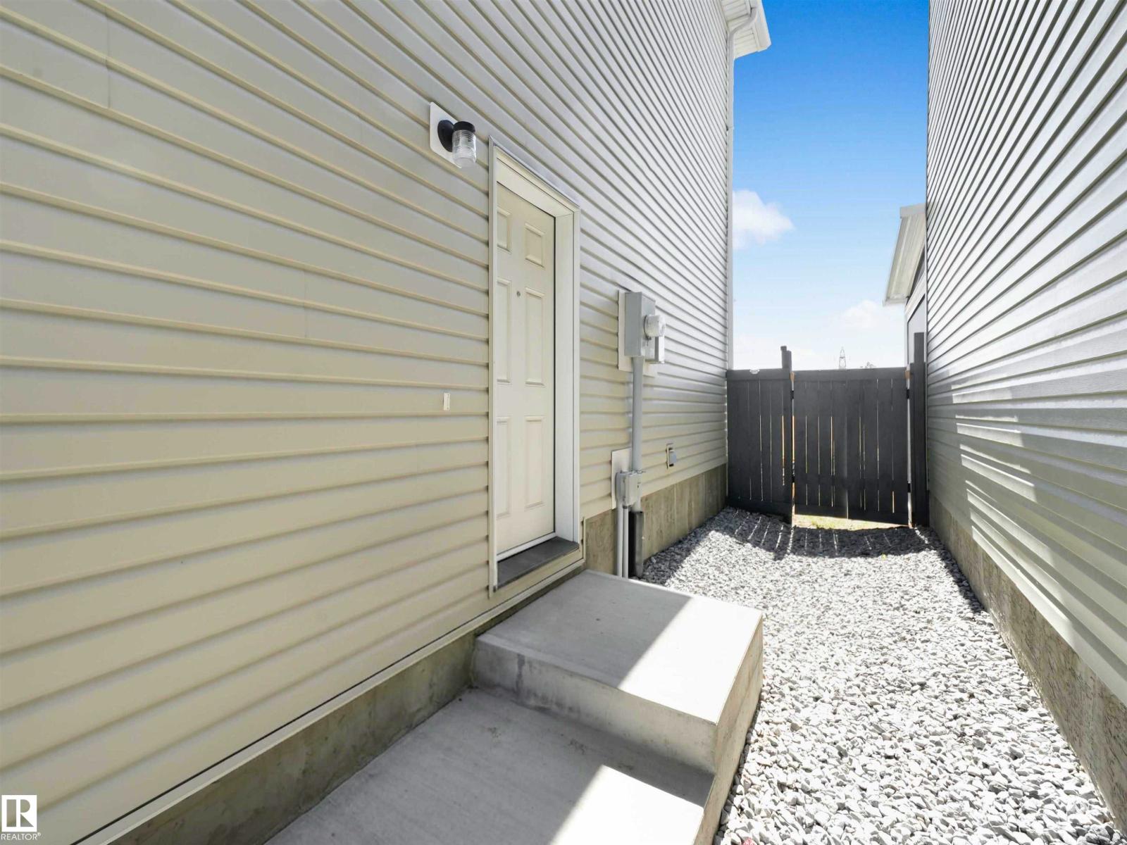 2435 12 Av Nw Property Photo 19