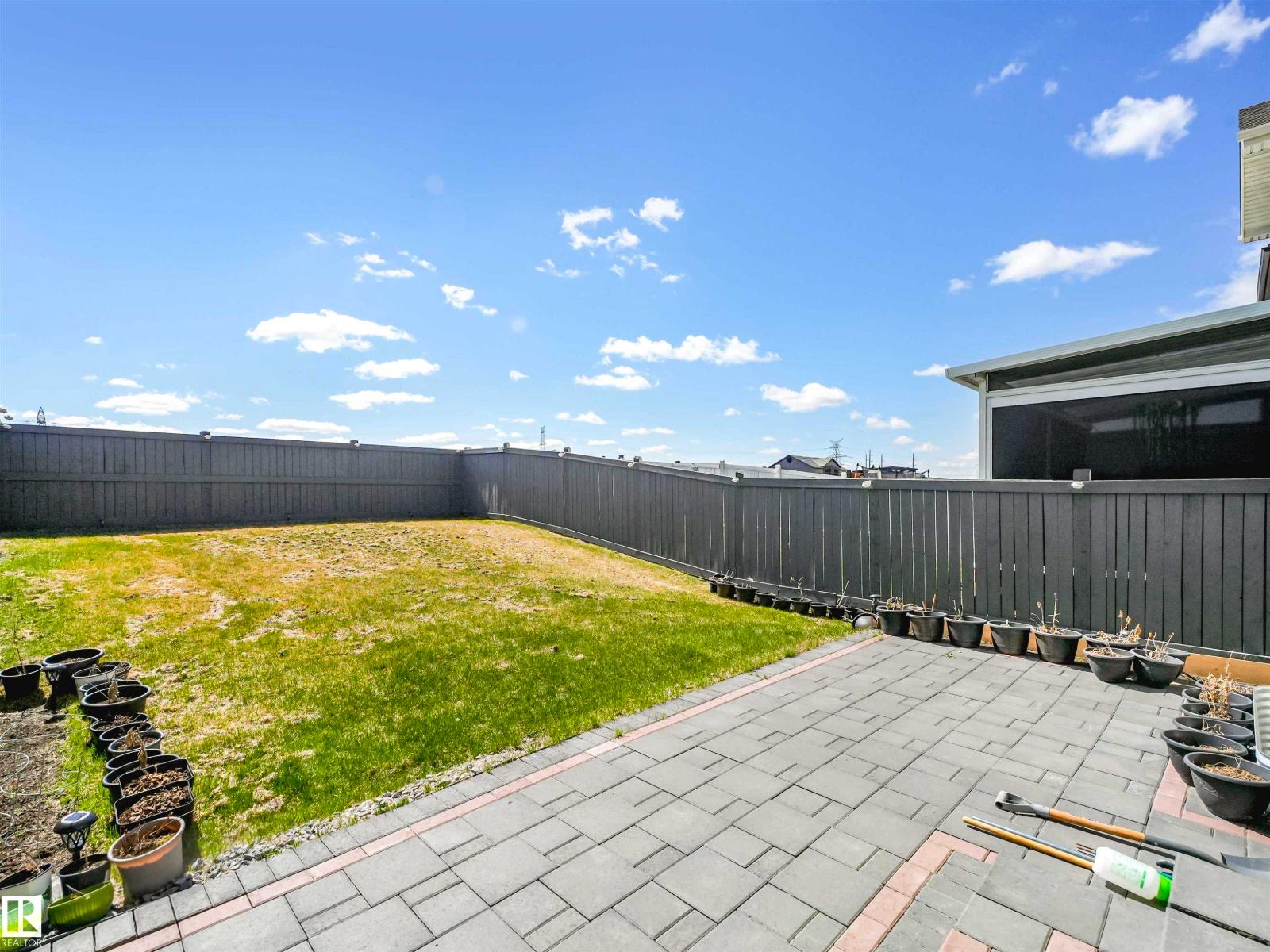 2435 12 Av Nw Property Photo 21