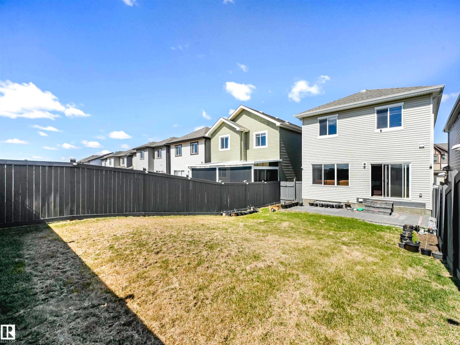 2435 12 Av Nw Property Photo 22