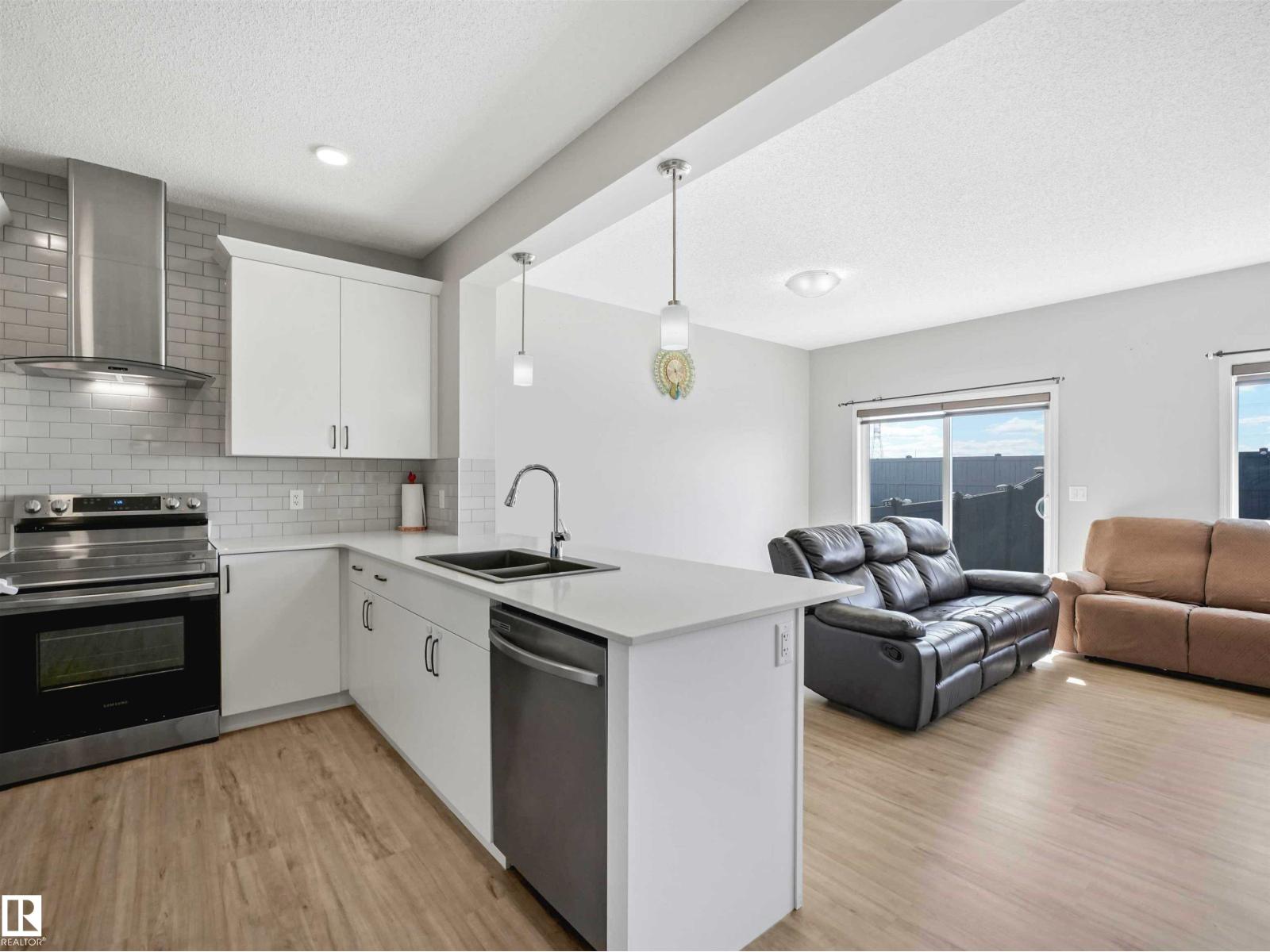 2435 12 Av Nw Property Photo 30