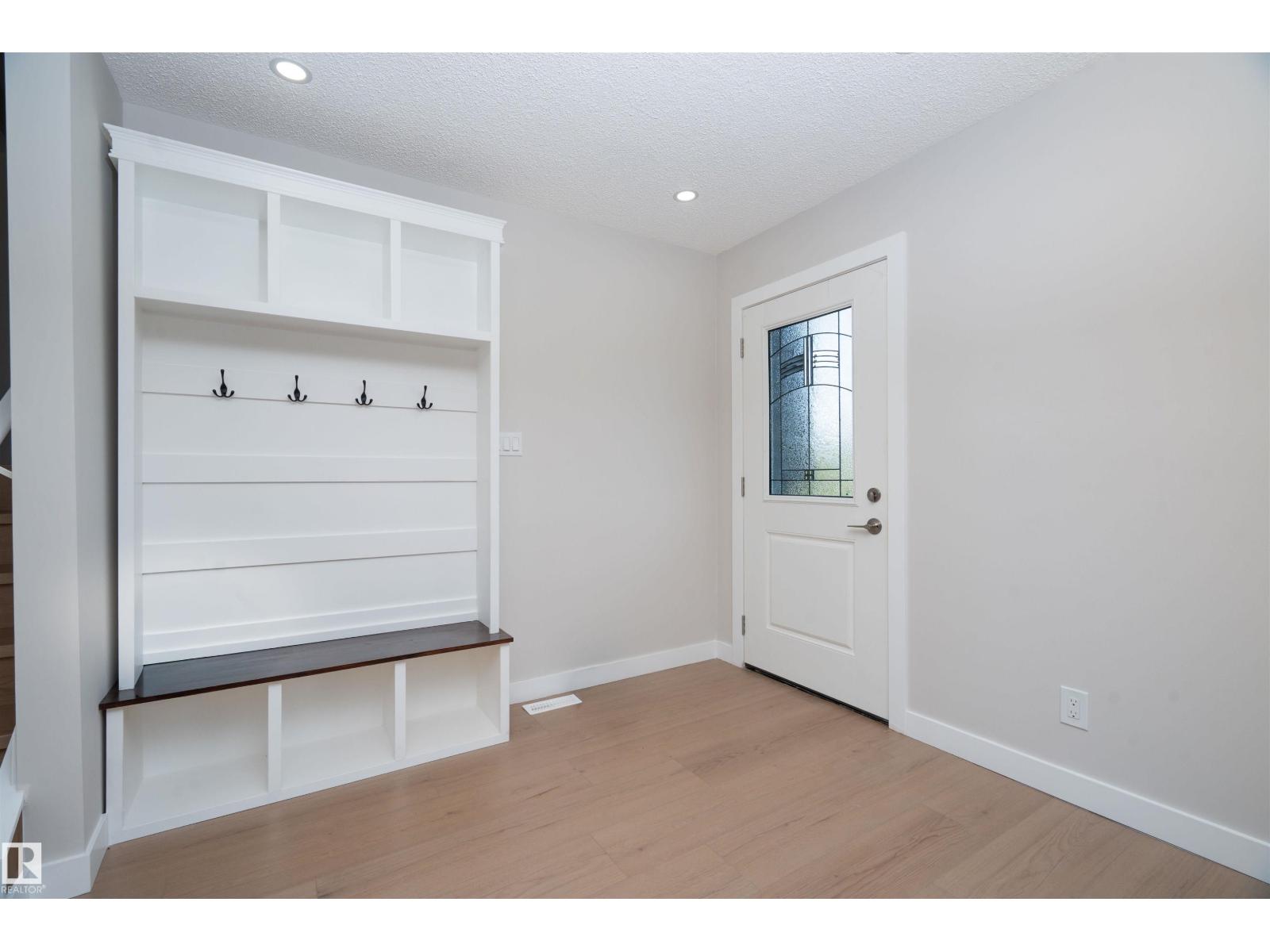904 Knottwood S Nw Property Photo 6