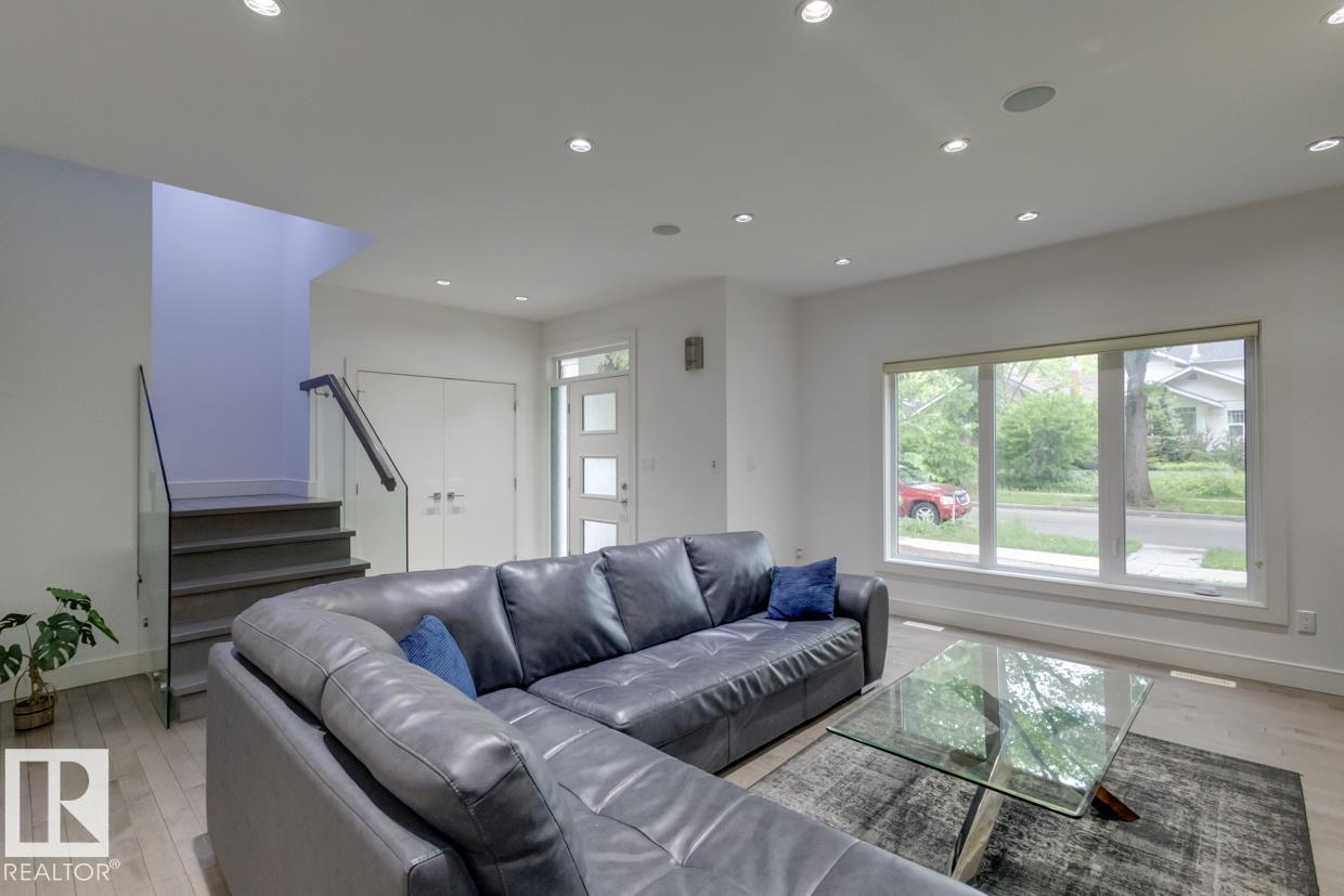 11045 85 Av Nw Property Photo 8