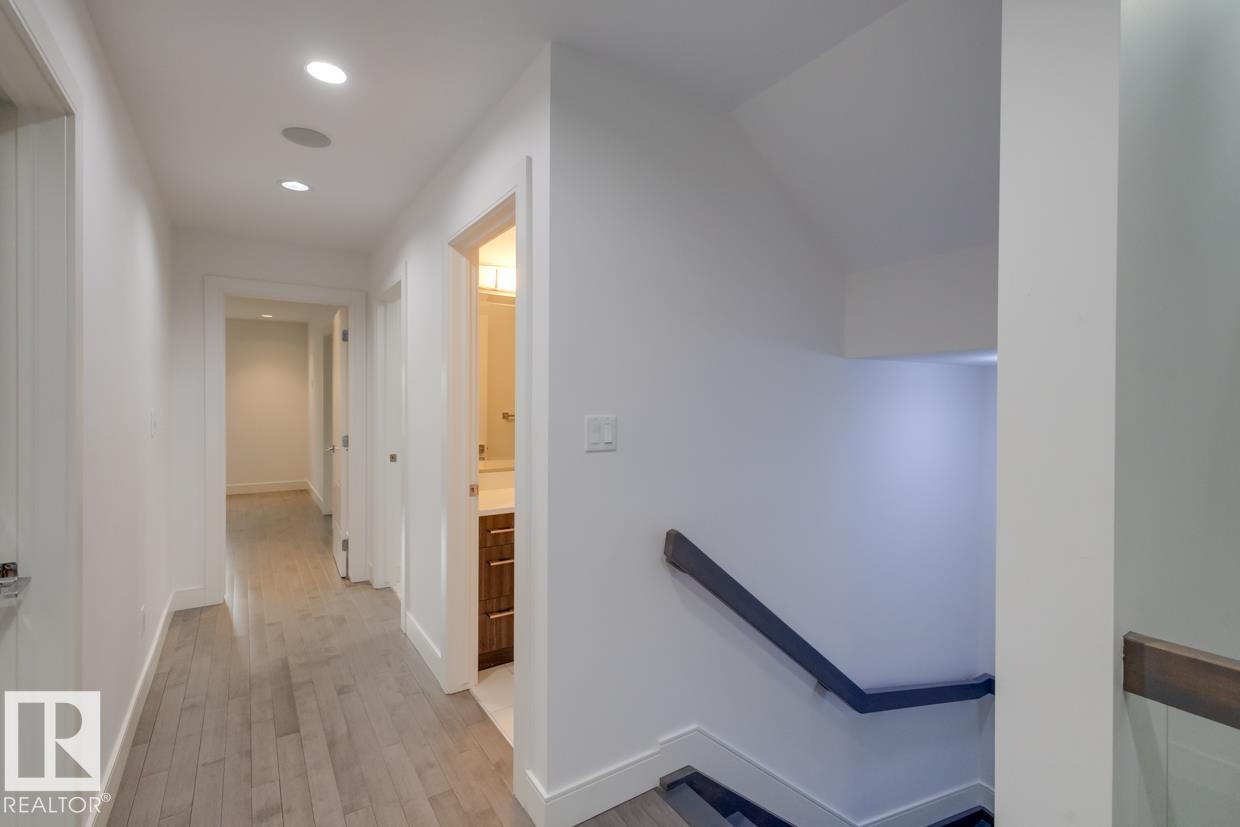 11045 85 Av Nw Property Photo 28